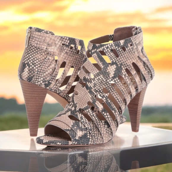 Vince Camuto shoes Size 8M Amendia Natural warm Roccia Leather - Picture 1 of 10